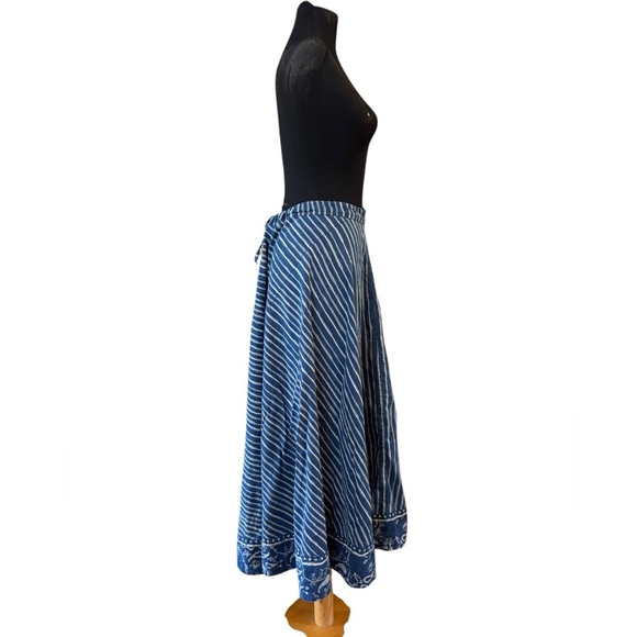 Fashion Hut Y2K Blue Striped Women's Skirt - Picture 4 of 11